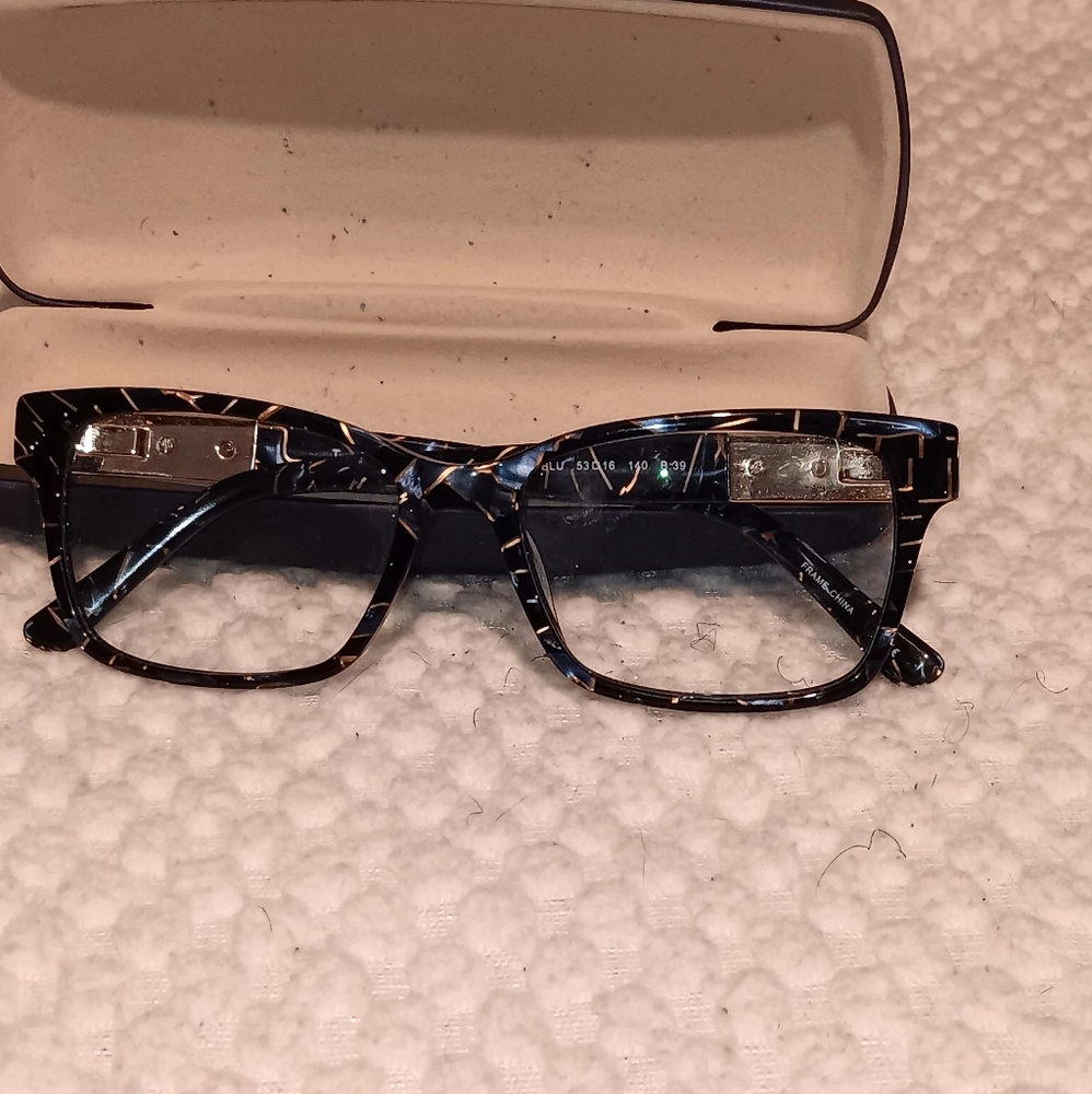 Stylish Glasses - image 1